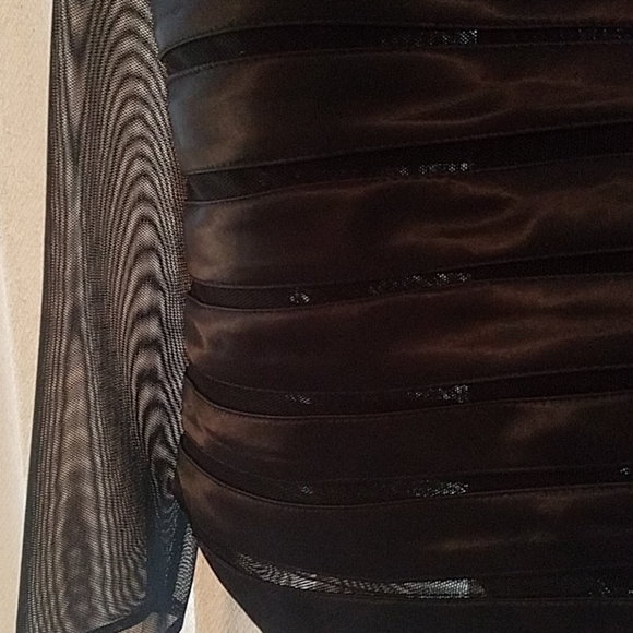 Top - Picture 2 of 5